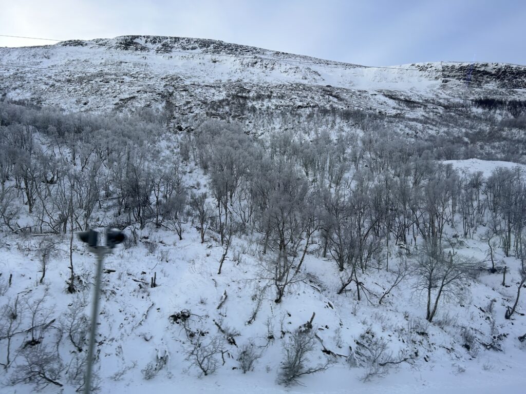 アビスコからノルウェーにある港町ナルヴィクに向かう