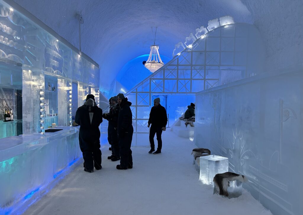 ICE BAR