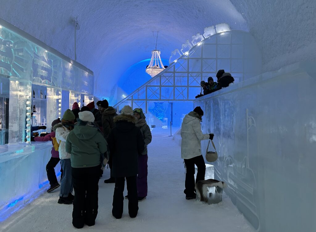 ICE BAR