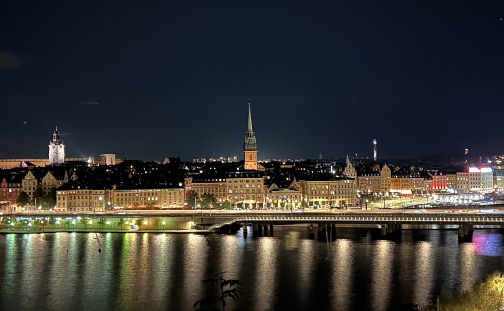 ライトアップされている建物