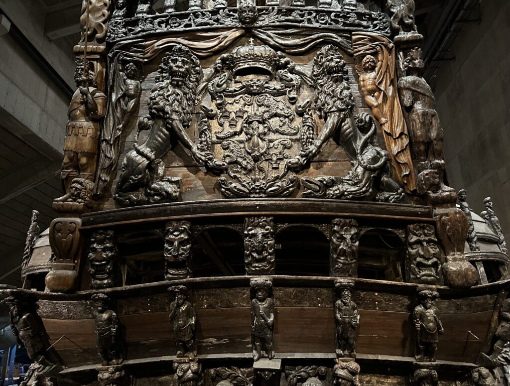 すごい数の彫刻