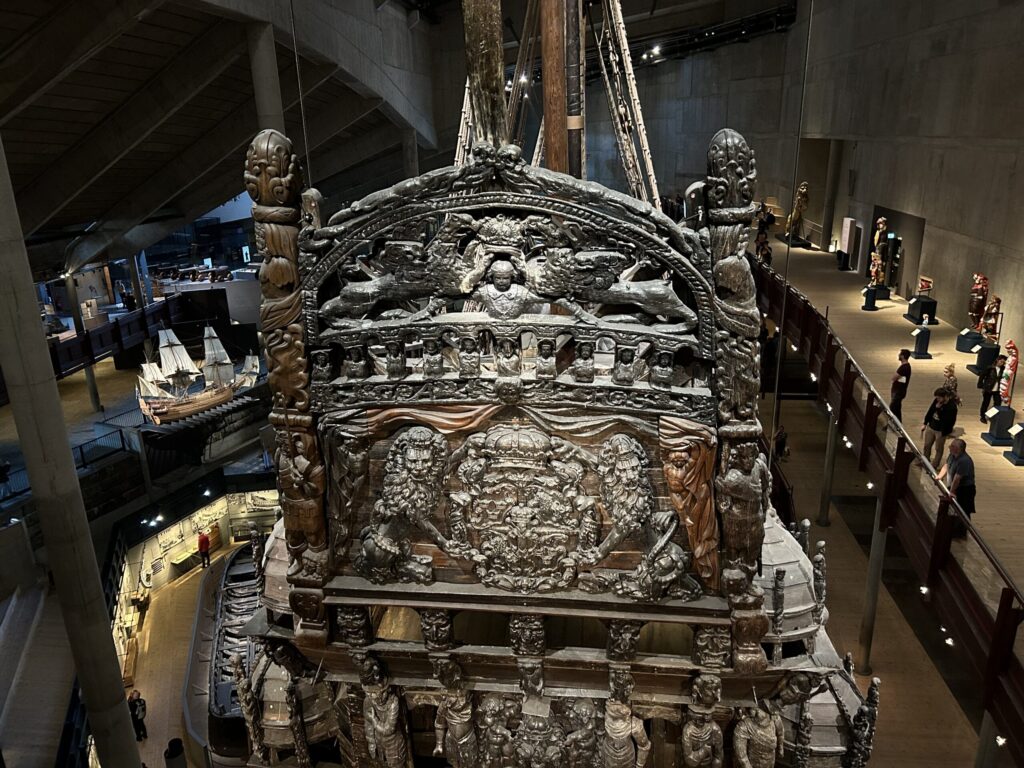 すごい数の彫刻